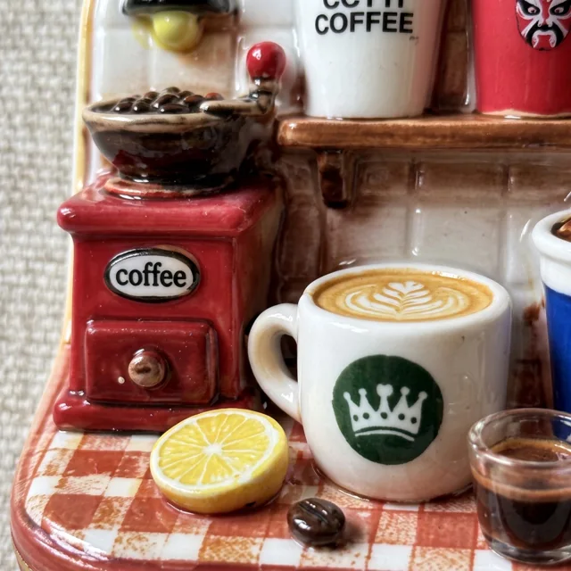 Coffee Bar Refrigerator Magnet: 3D Miniature Cafe Station With Cups and Grinder — product photo 3