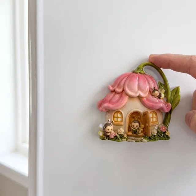 3D Flower House Magnet: Whimsical Fairy Cottage Resin Miniature (7x8cm) — product photo 7