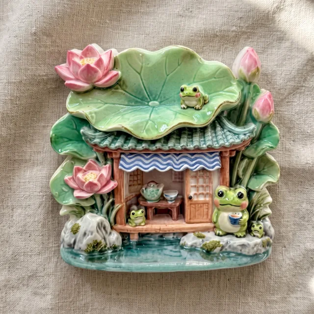 Refrigerator Magnet: Frog Cottage With Leaf Roof and Pink Flowers — product photo 6