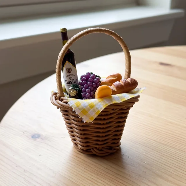 Picnic Basket Fridge Magnet, Resin Food Basket Kitchen Decor — product photo 10